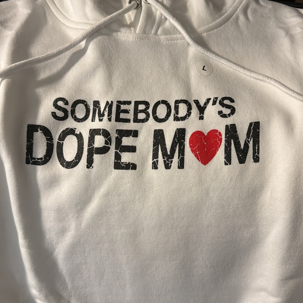 NWT White Graphic Hoodie Sweatshirt with Heart Design